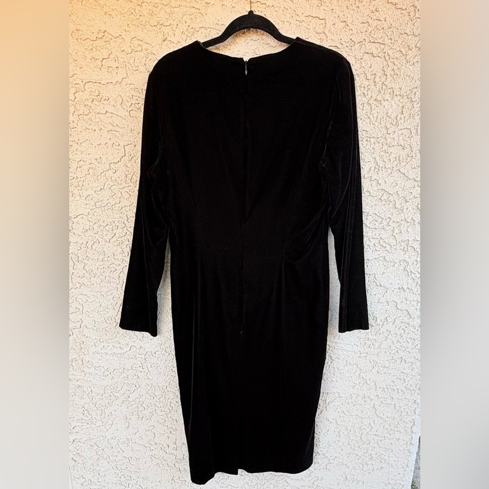 Talbots Women Size 8 Black Velvet Long Sleeve Zip Up V-Neck Midi Sheath Dress - Picture 2 of 3